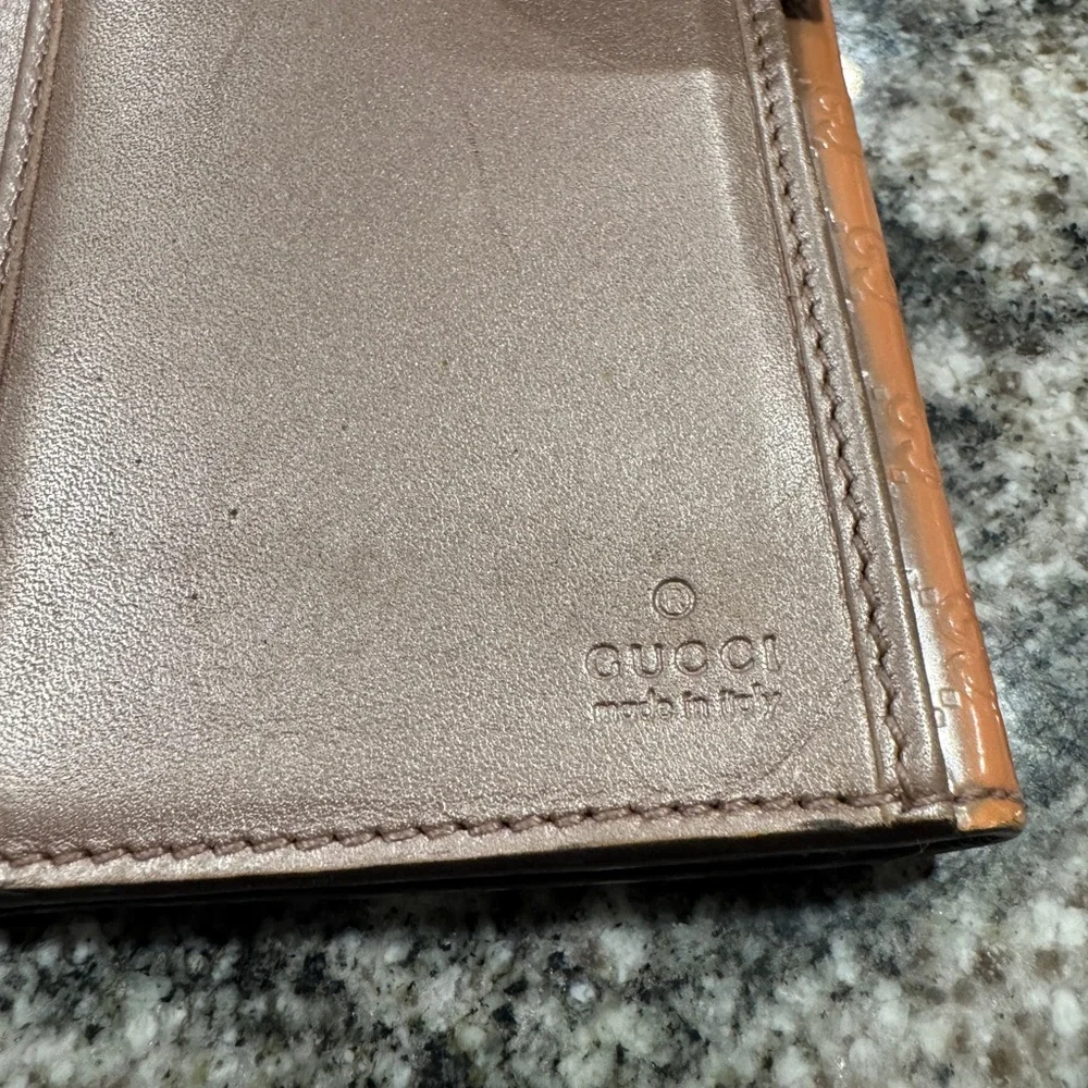 Gucci Tan Embossed Leather Wallet with Gold Heart Clasp with Free COA - Picture 3 of 10